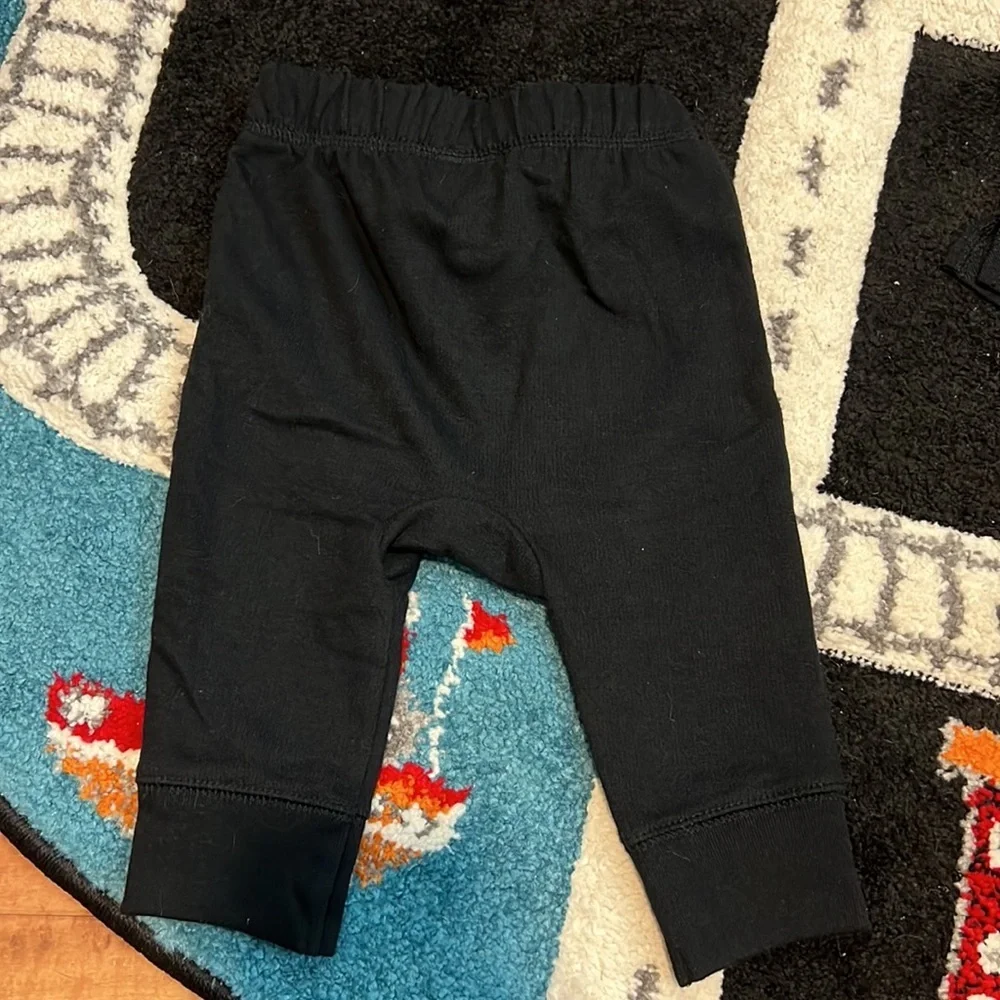 Cat & Jack Black Basic Joggers size 6-9 months unisex​​